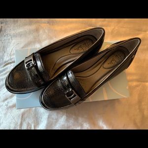 Life Stride Snake Skin Black Loafers